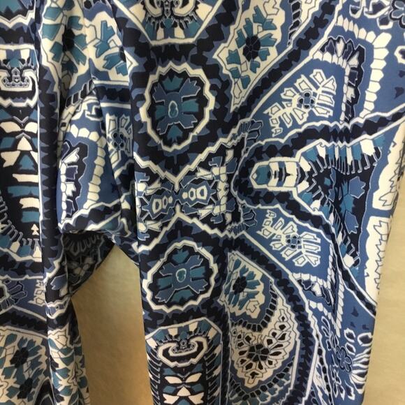 ONZIE Blue Pattern High Waist Basic Midi Leggings - Picture 4 of 11